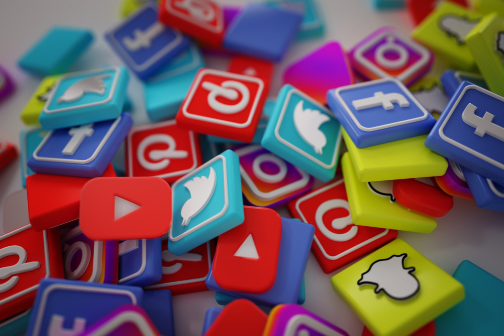 how to create a social media website with wordpress