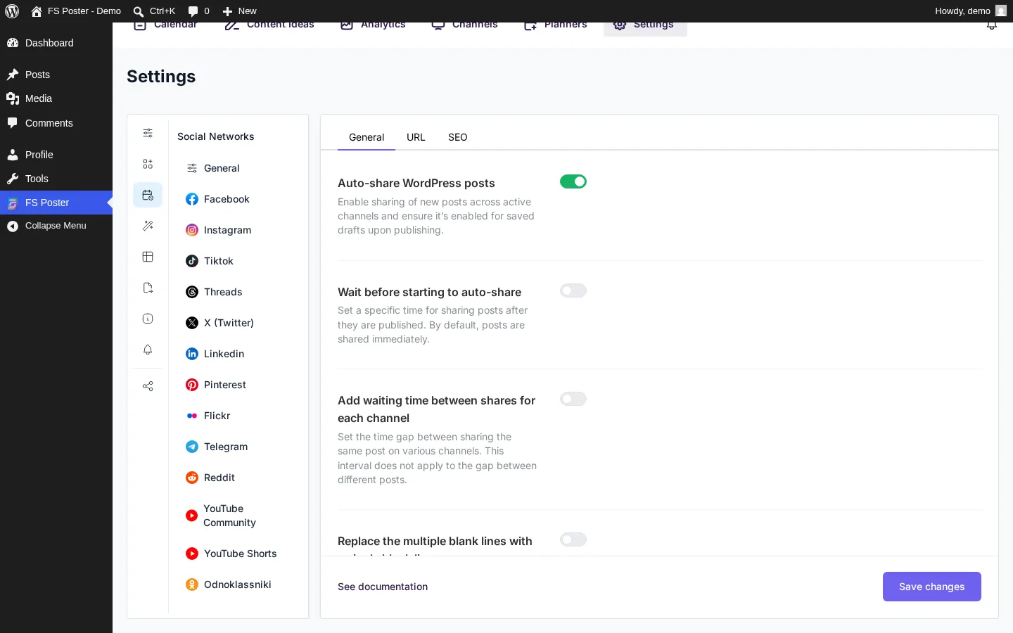 FS Poster Auto-share Settings panel with per-network toggles for WordPress posts