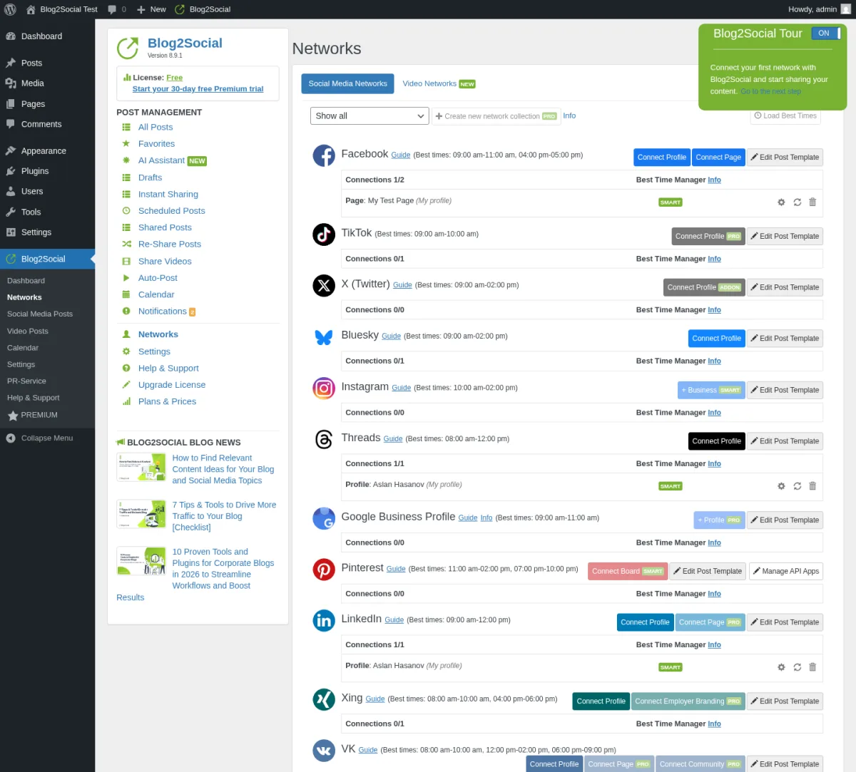 Página de redes de Blog2Social que muestra la lista completa de redes sociales compatibles con insignias de plan junto a cada acción de conexión